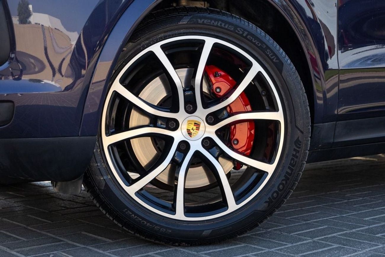 Porsche Cayenne S 2.9L (440 HP) Porsche Cayenne S 2019 GCC under Warranty with Flexible Down-Payment.