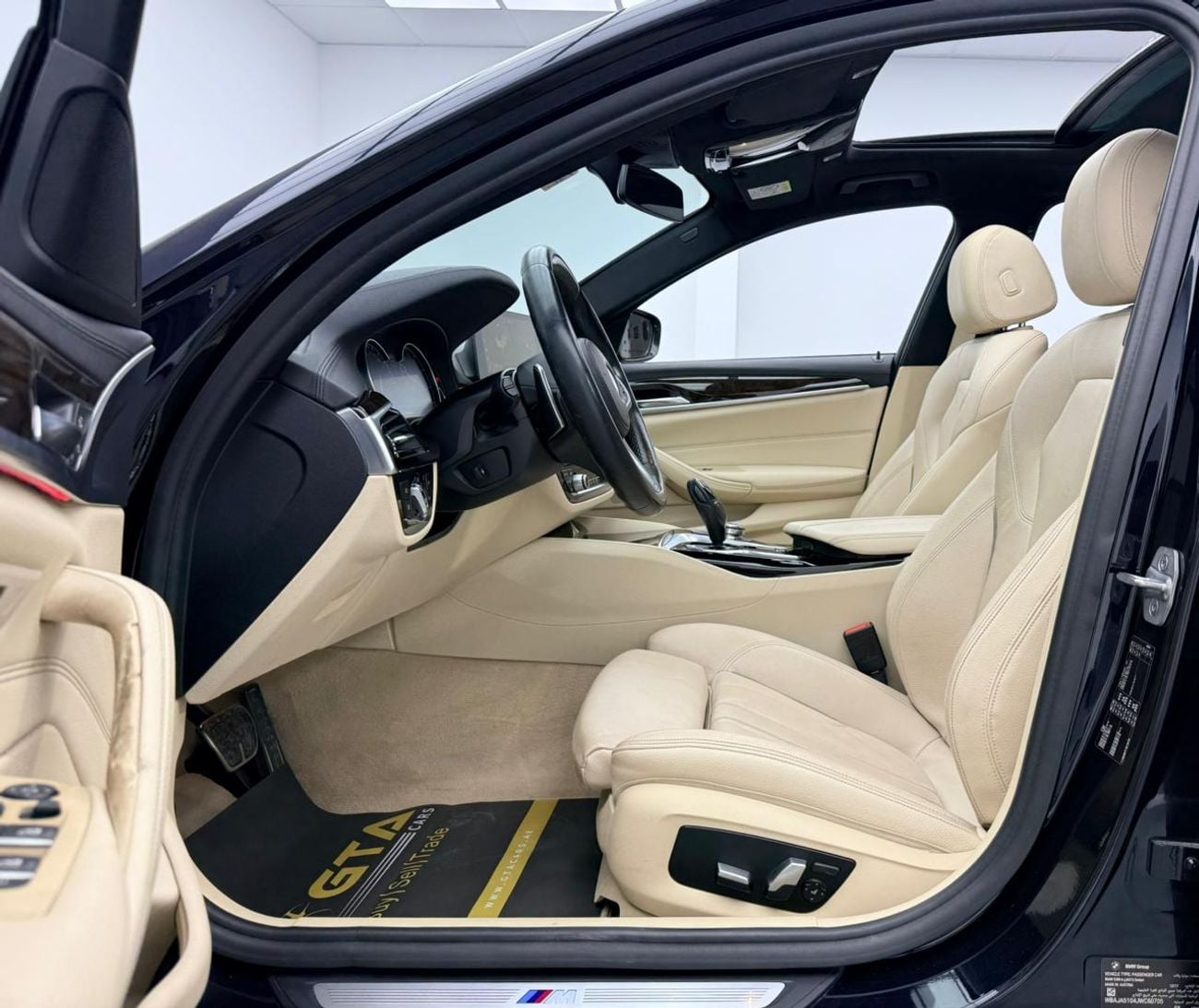 BMW 530i 2018 BMW 530i M-Sport, Full Service History, Fully Loaded, Excellent Condition, GCC