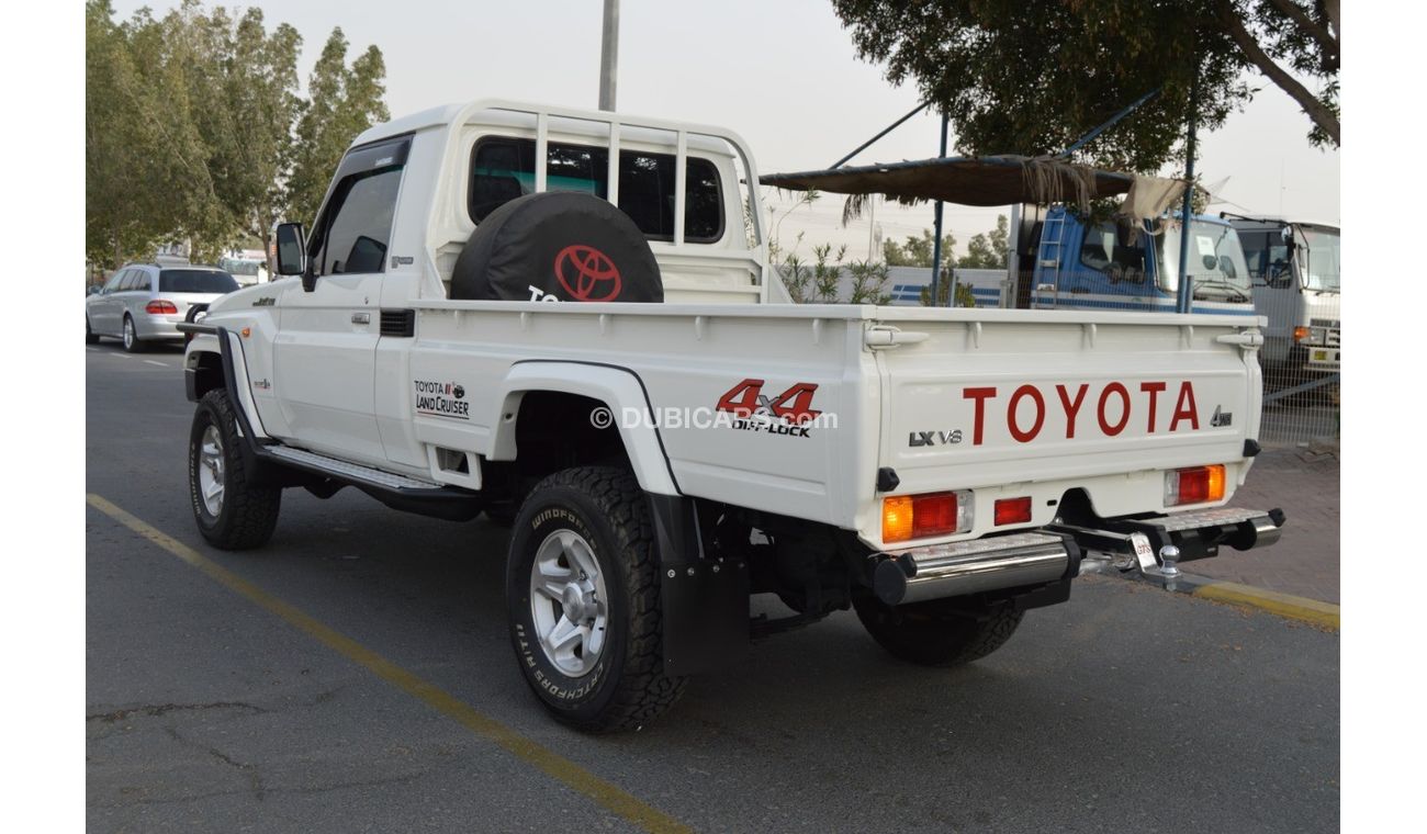 Toyota Land Cruiser Pick Up 1vD engine v8 Diesel Clean car