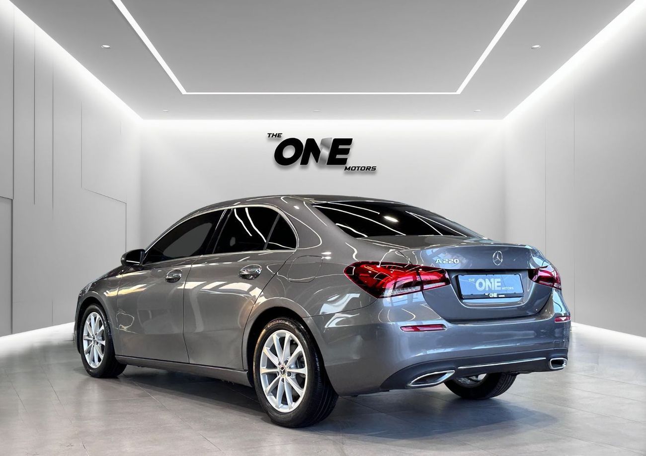 Mercedes-Benz A 220 CLEAN TITLE - no painting and no accident