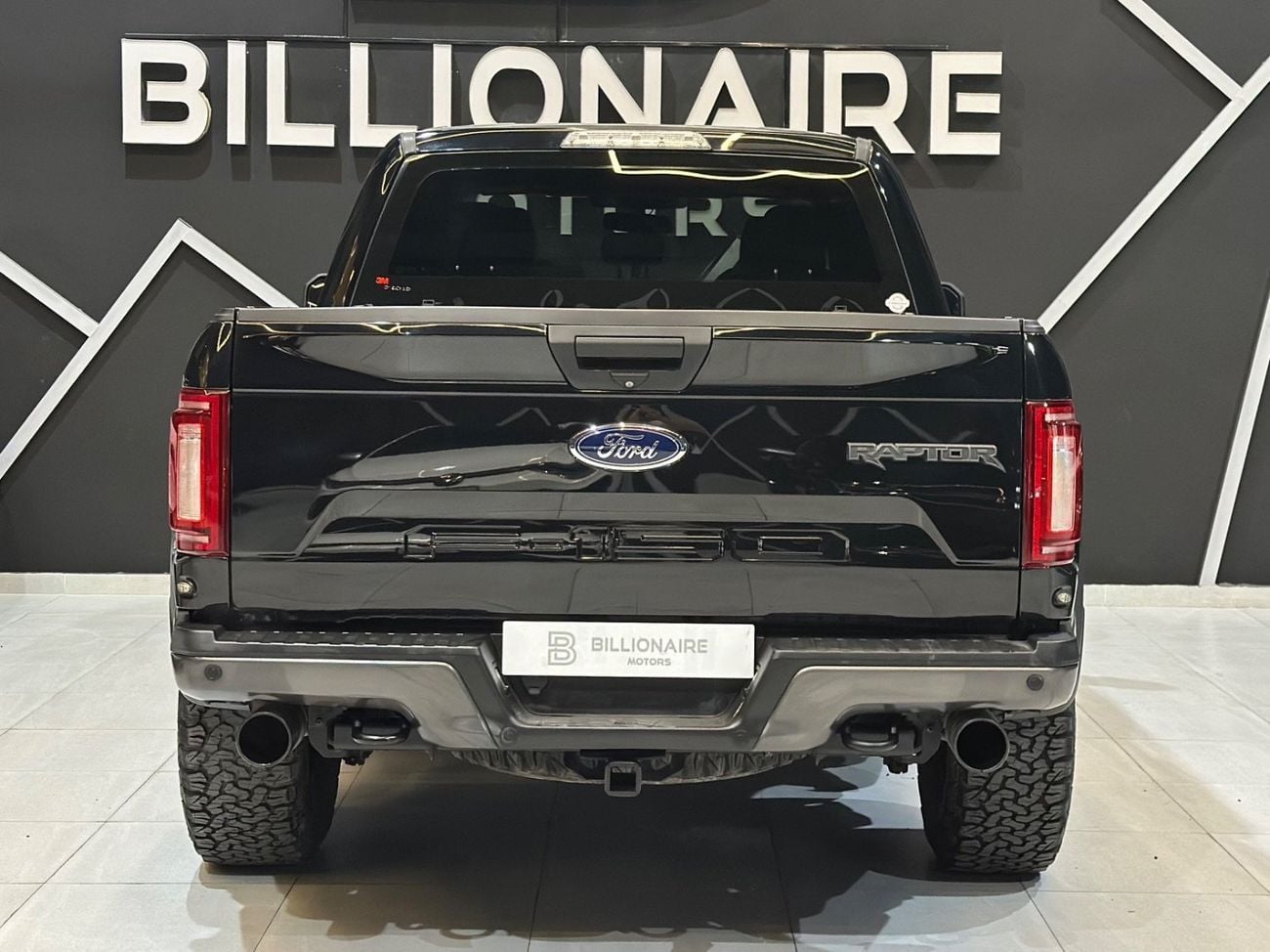 فورد إف-150 رابتور FORD RAPTOR F-150 V6T CABIN & HALF | GCC | 2019 | FULL SERVICE HISTORY IN AL-FUTTAIM