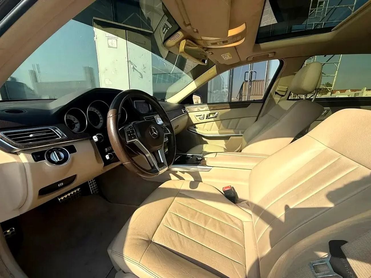 مرسيدس بنز E300 Premium 2.0L