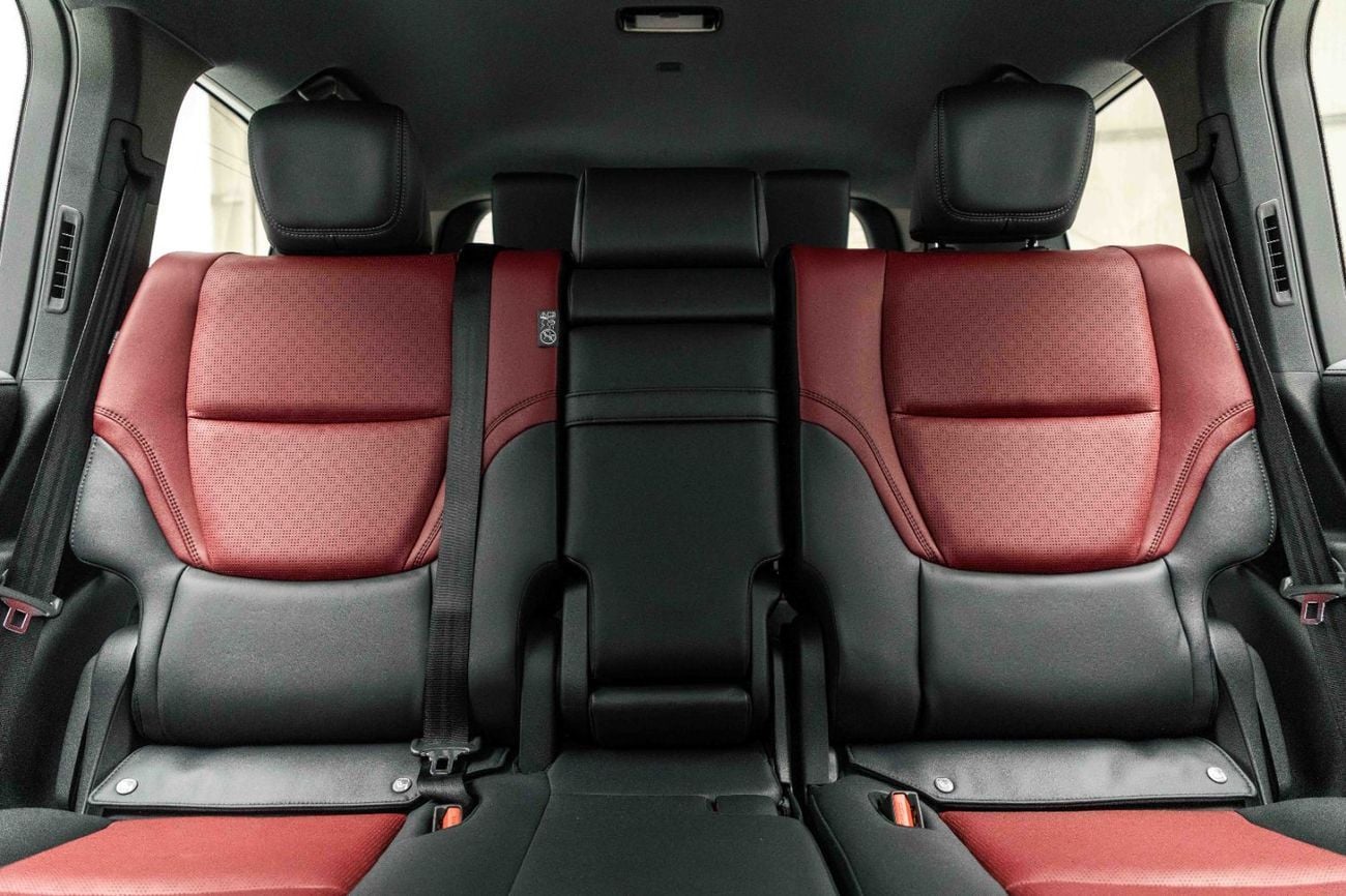 تويوتا لاند كروزر VXR 3.5L – Precious White Pearl Inside Black and Dark Red | Export Only