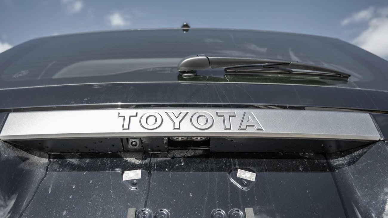 تويوتا برادو Prado 2.4 ALR Mid option GCC