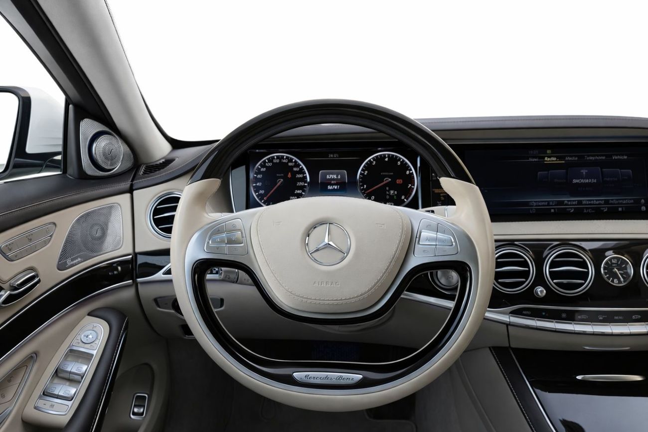 Mercedes Maybach S600 Maybach Mercedes S600 Maybach V12 l GCC l Full Gargash History l Flagship Luxury