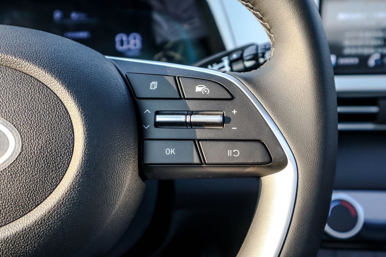 Hyundai Elantra SMART 1.5L Petrol – Automatic – 2025 Model – Chinese Specifications