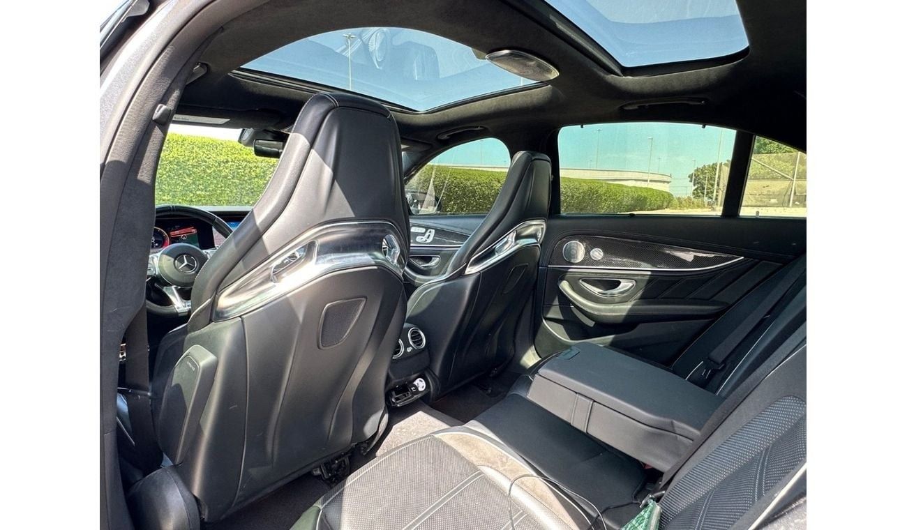 Mercedes-Benz E 63 AMG