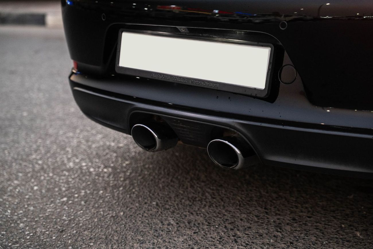 Porsche 911 Carrera 3.6L Coupe Full Service History GCC 3.0L Turbo 6 Cylinders Perfect Condition