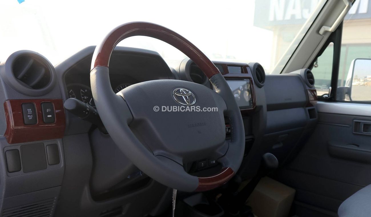 Toyota Land Cruiser Pick Up LX V8 4.5L Diesel