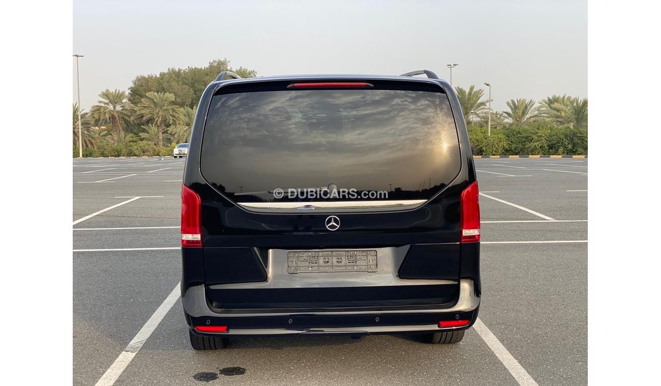 مرسيدس بنز V 300 Mercedes V-300 Desil V4 2022 Orginal Paint - Low Mileage - under warrnty Germany
