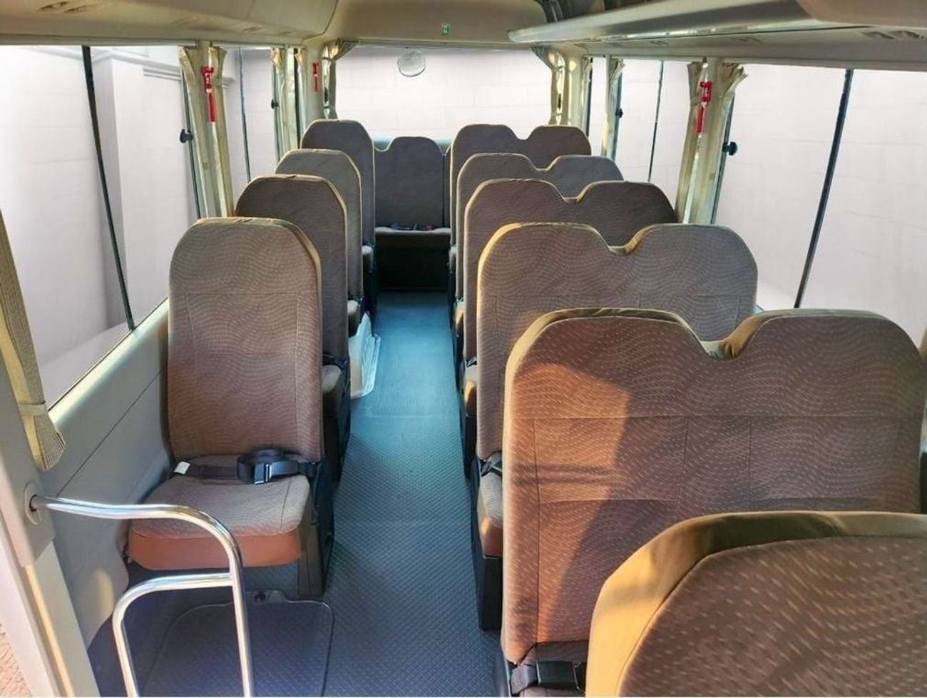 Toyota Coaster 2025 Toyota Coaster 4.0L Diesel MT 23 Seats GCC Specs