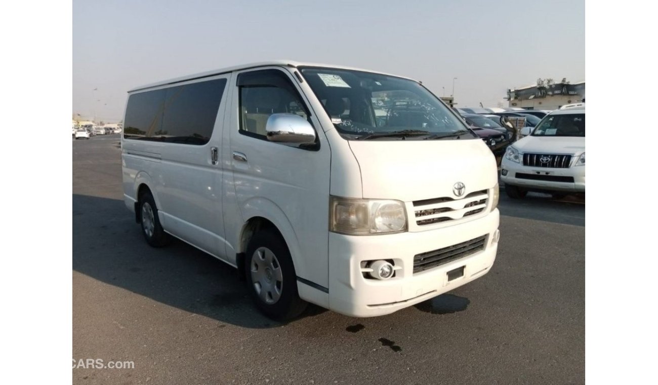 تويوتا هاياس TOYOTA HIACE VAN RIGHT HAND DRIVE (PM 887)