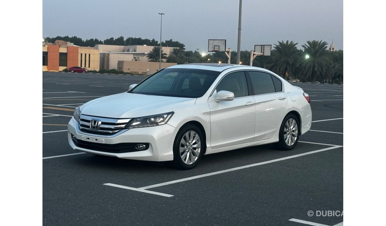 Honda Accord Sport MODEL 2016 GCC CAR PERFECT  CONDITION INSIDE AND OUTSIDE FULL OPTION SUN ROOF