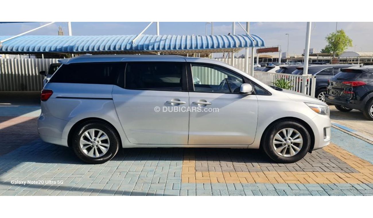 Kia Sedona Car is very good and clean