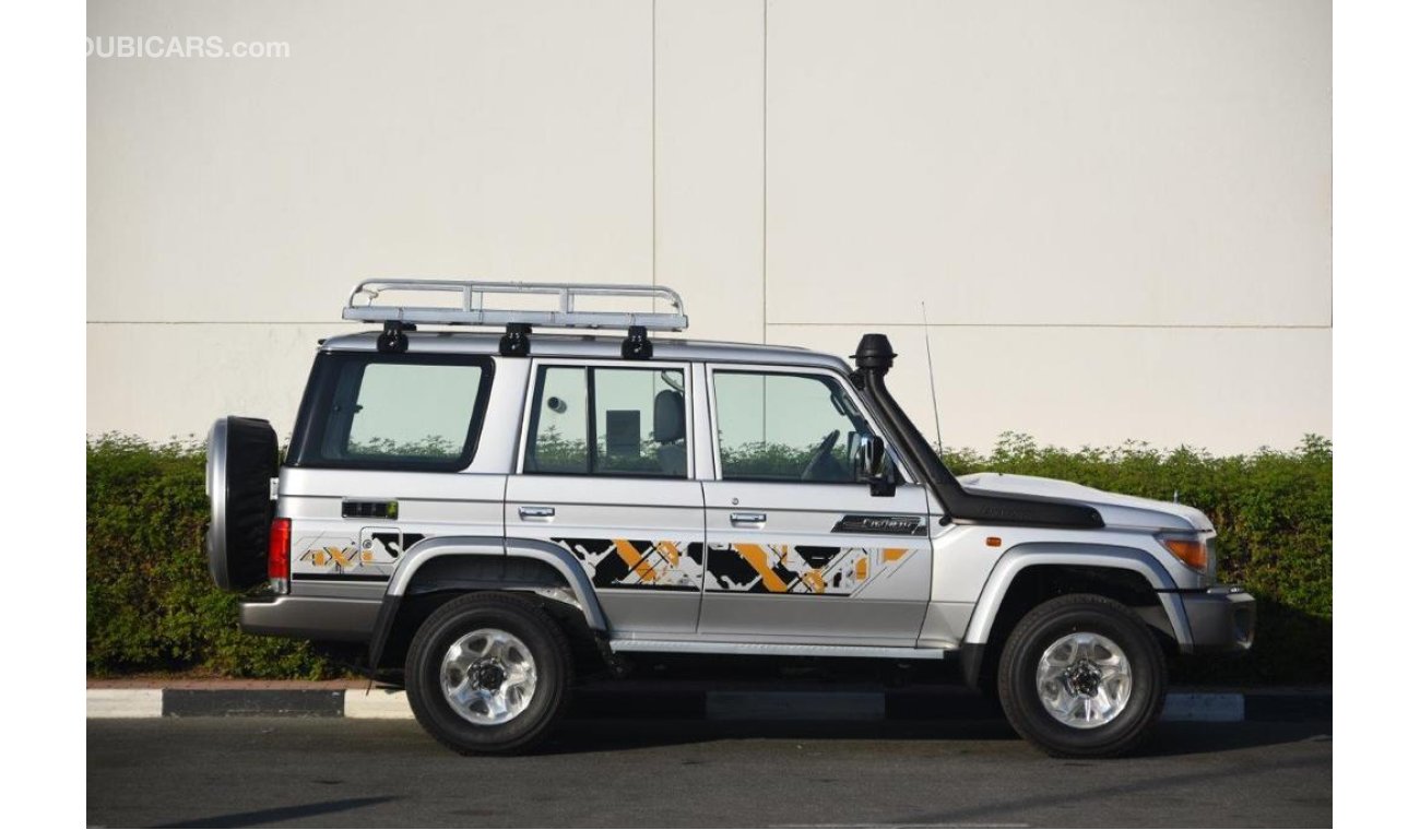 تويوتا لاند كروزر هارد توب 76 LX LIMITED V8 4.5L TURBO DIESEL 4WD 5 SEAT MANUAL TRANSMISION