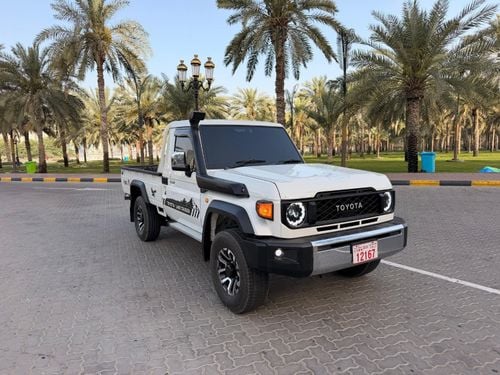 Toyota Land Cruiser 79 series with Current Shape