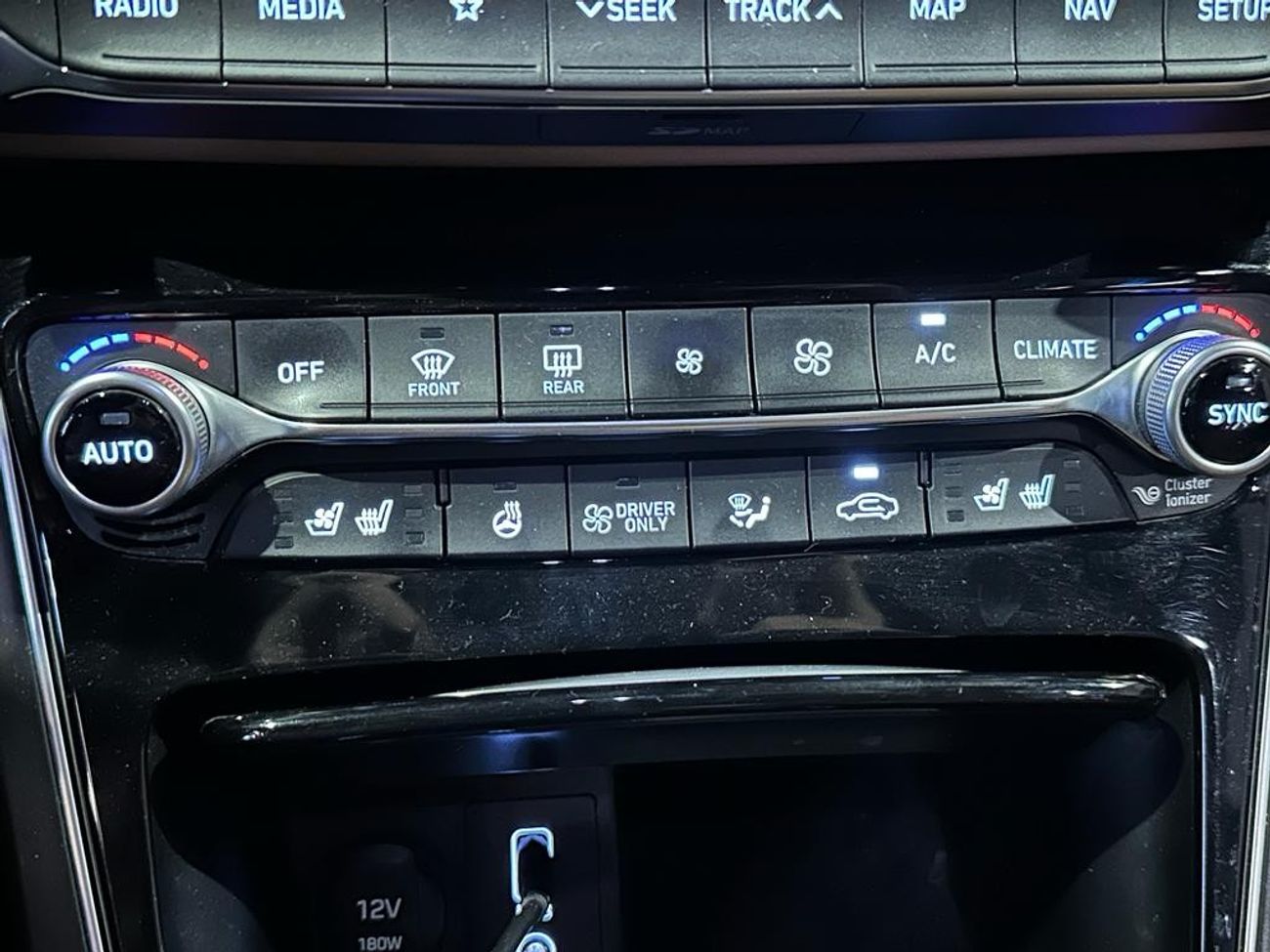 Hyundai Azera Hyundai Azera Hybrid, imported from Korea