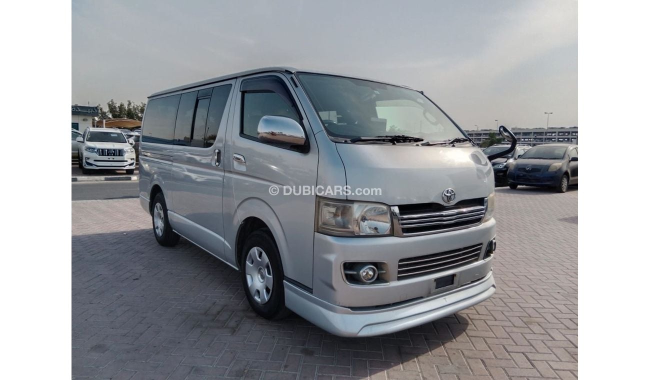 Toyota Hiace TOYOTA HIACE VAN RIGHT HAND DRIVE (PM1326)
