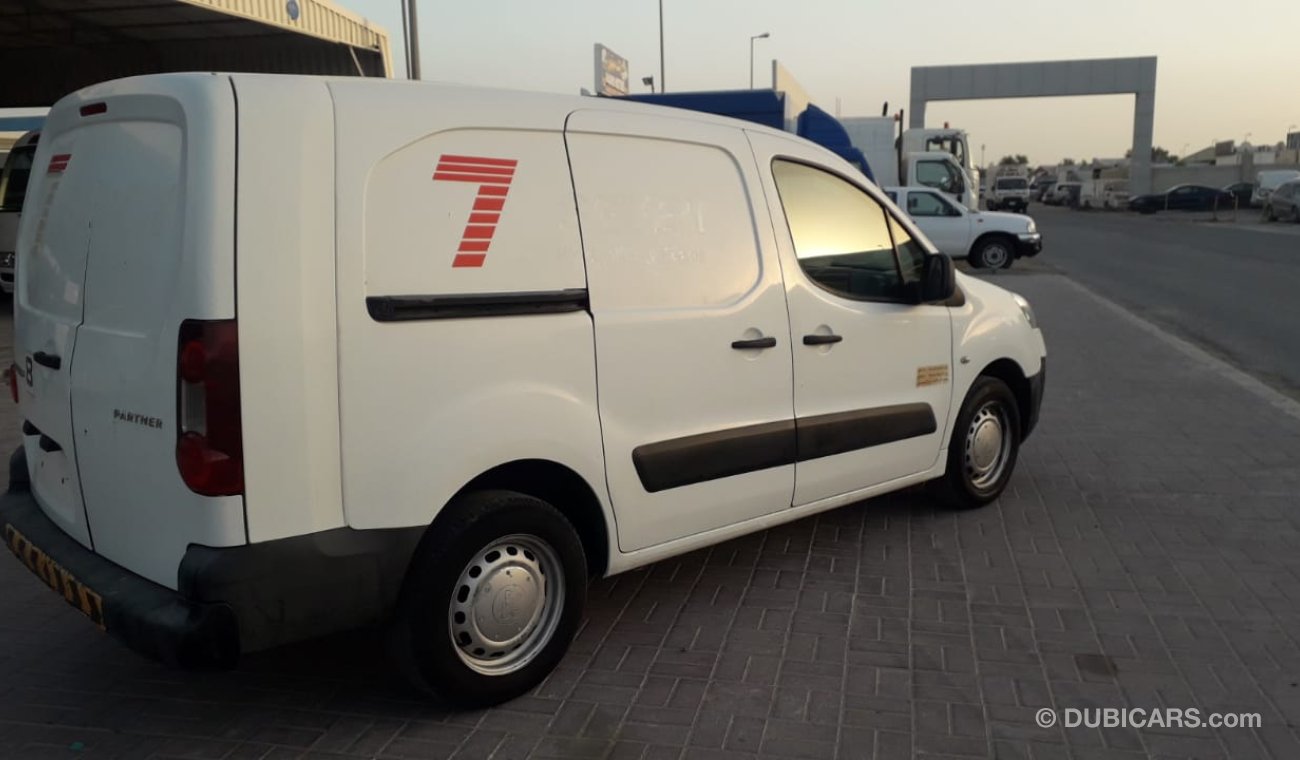 بيجو بارتنر 1.6L, 15" Tyres, Xenon Headlights, Airbags, Manual Gear Box, Front A/C (LOT # 6018)