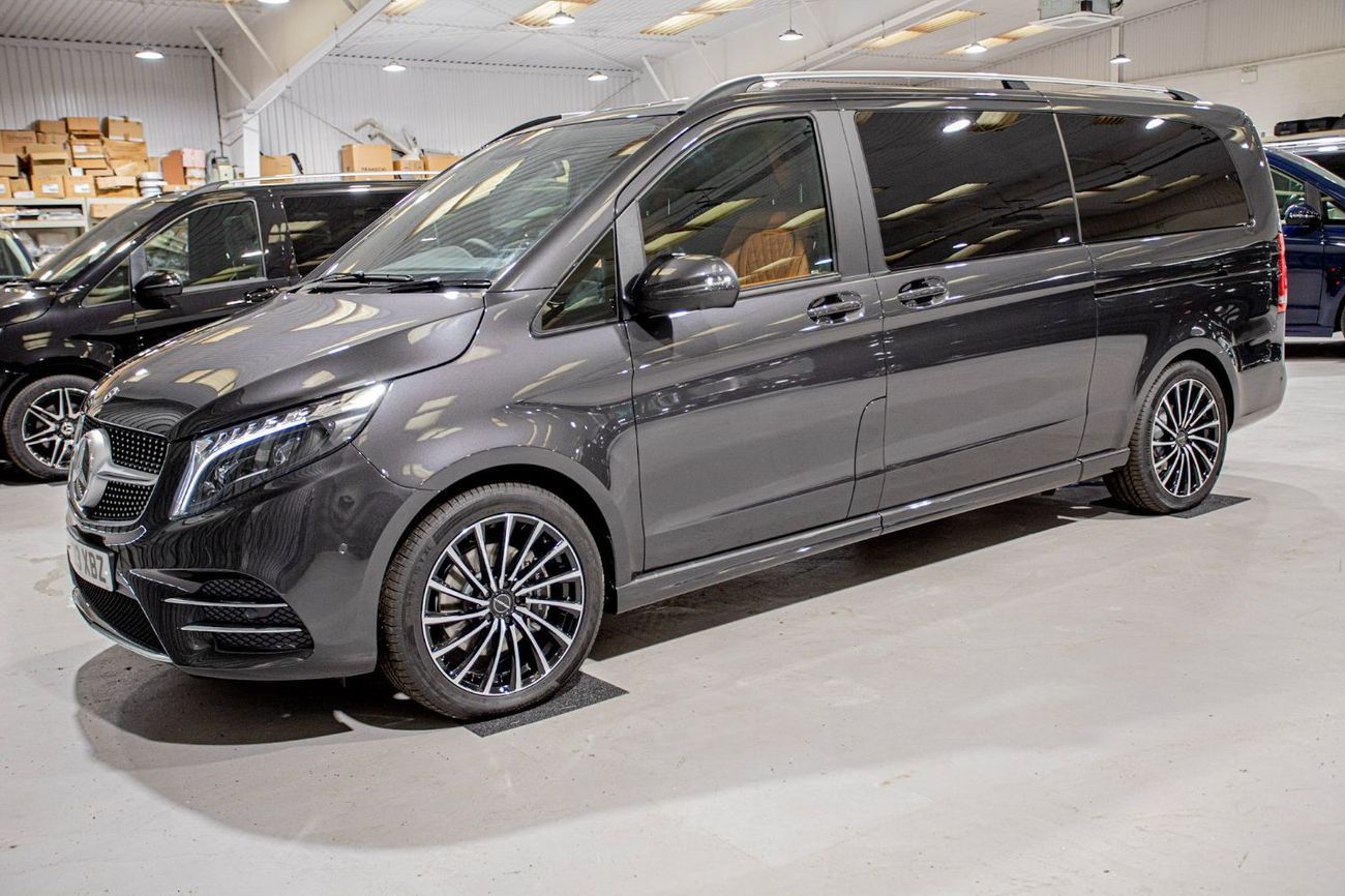 Mercedes-Benz V 300 Senzati GCC Luxury Interior. Mercedes-Benz Approved Conversion