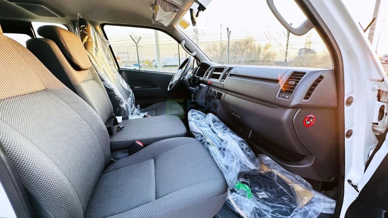 Toyota Hiace Toyota Hiace 2.5L STD Diesel Roof M/T With A/C MY-2024(Export only Africa)
