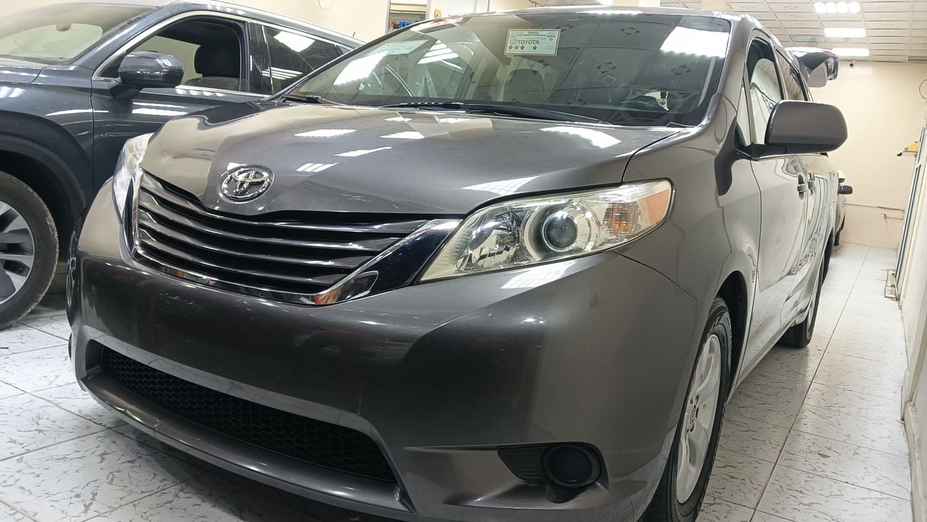 Toyota Sienna LE