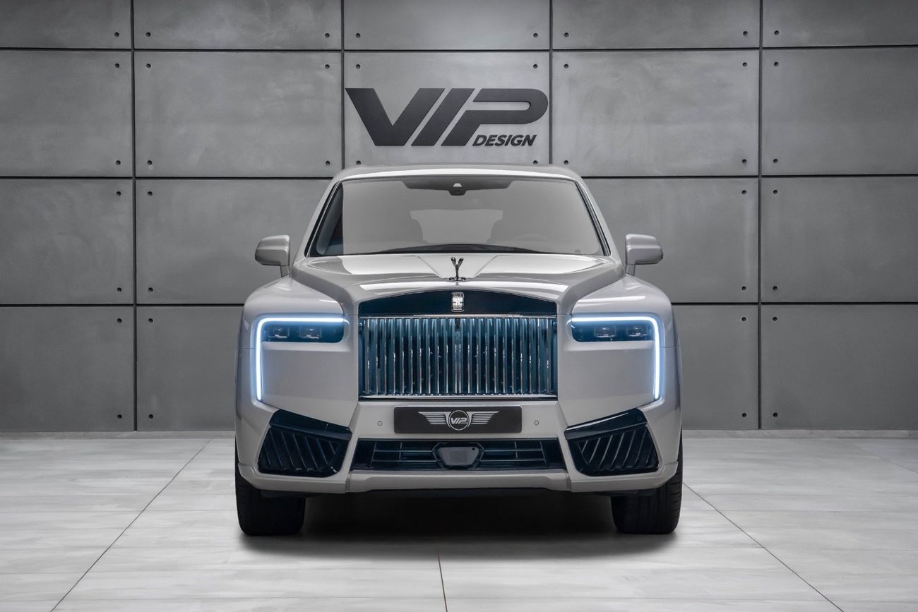رولز رويس كولينان Rolls Royce cullinan  2025 GCC  Warranty and service AGMC  Black badge  2,900 km