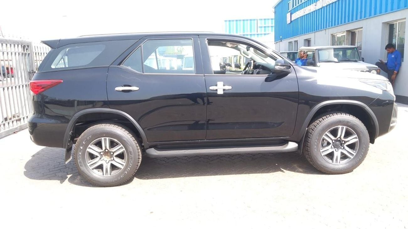 تويوتا فورتونر 2.4L DIESEL A/T HIGH SPEC (ONLY EXPORT TO AFRICA)