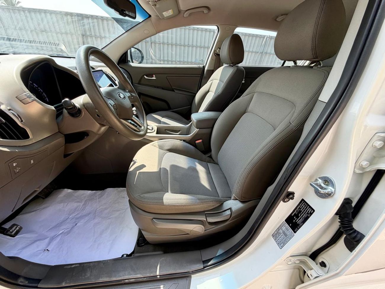 Kia Sportage LX STANDARD GCC I Cruise, Camera GPS I Accident Free I Original Paint