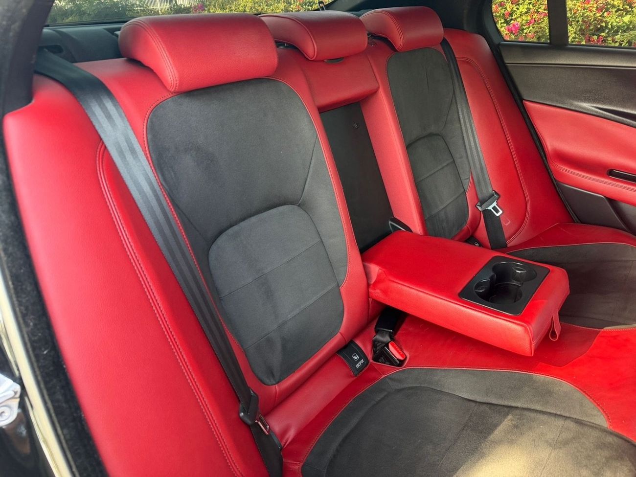 Jaguar XE S 3.0 Supercharged | GCC Specs | Full Service History