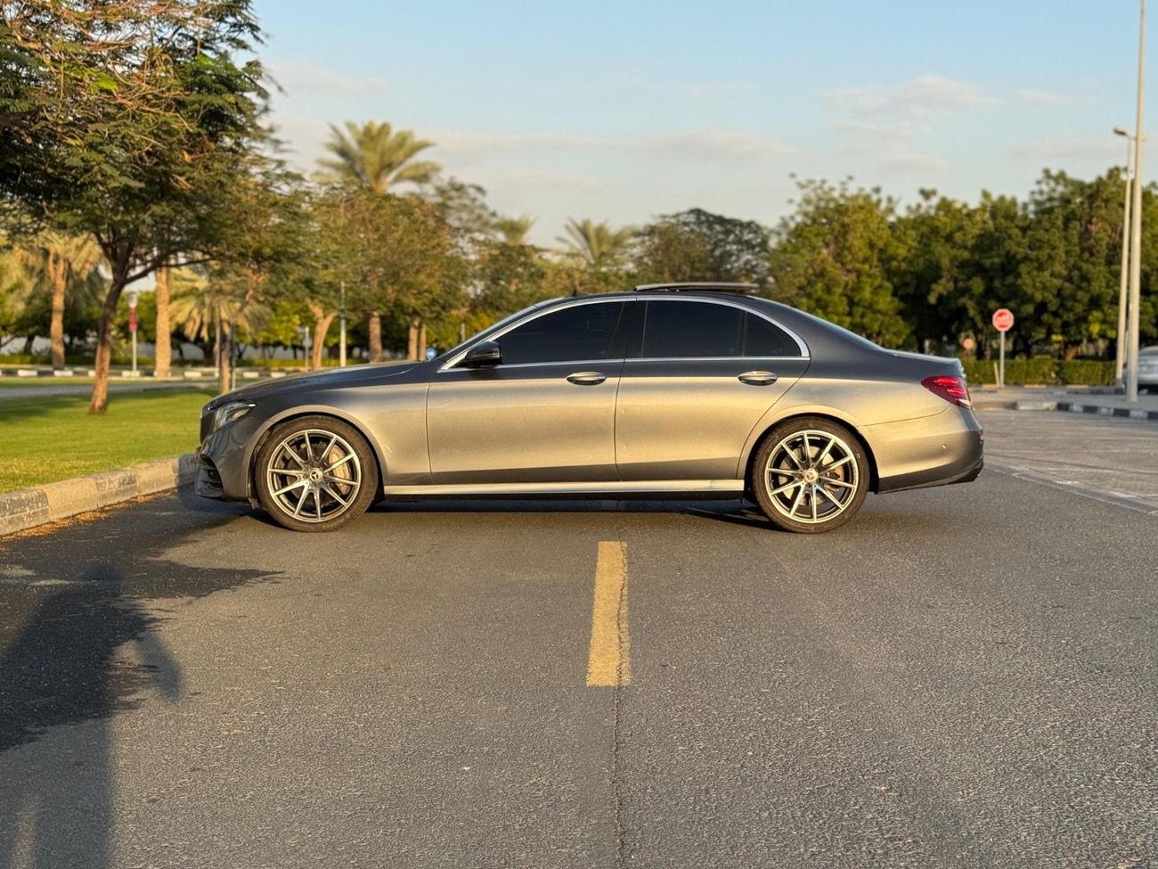 مرسيدس بنز E300 Premium 2.0L