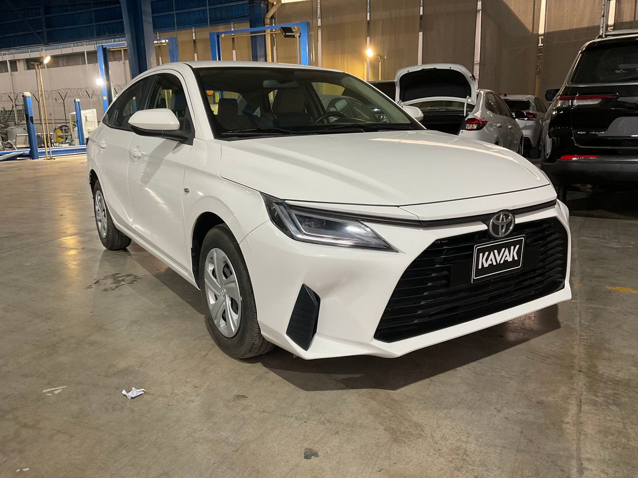 تويوتا يارس E | شامل الضمان | 0 ﺪﻔﻋﺓ ﺃﻮﻟﻯ