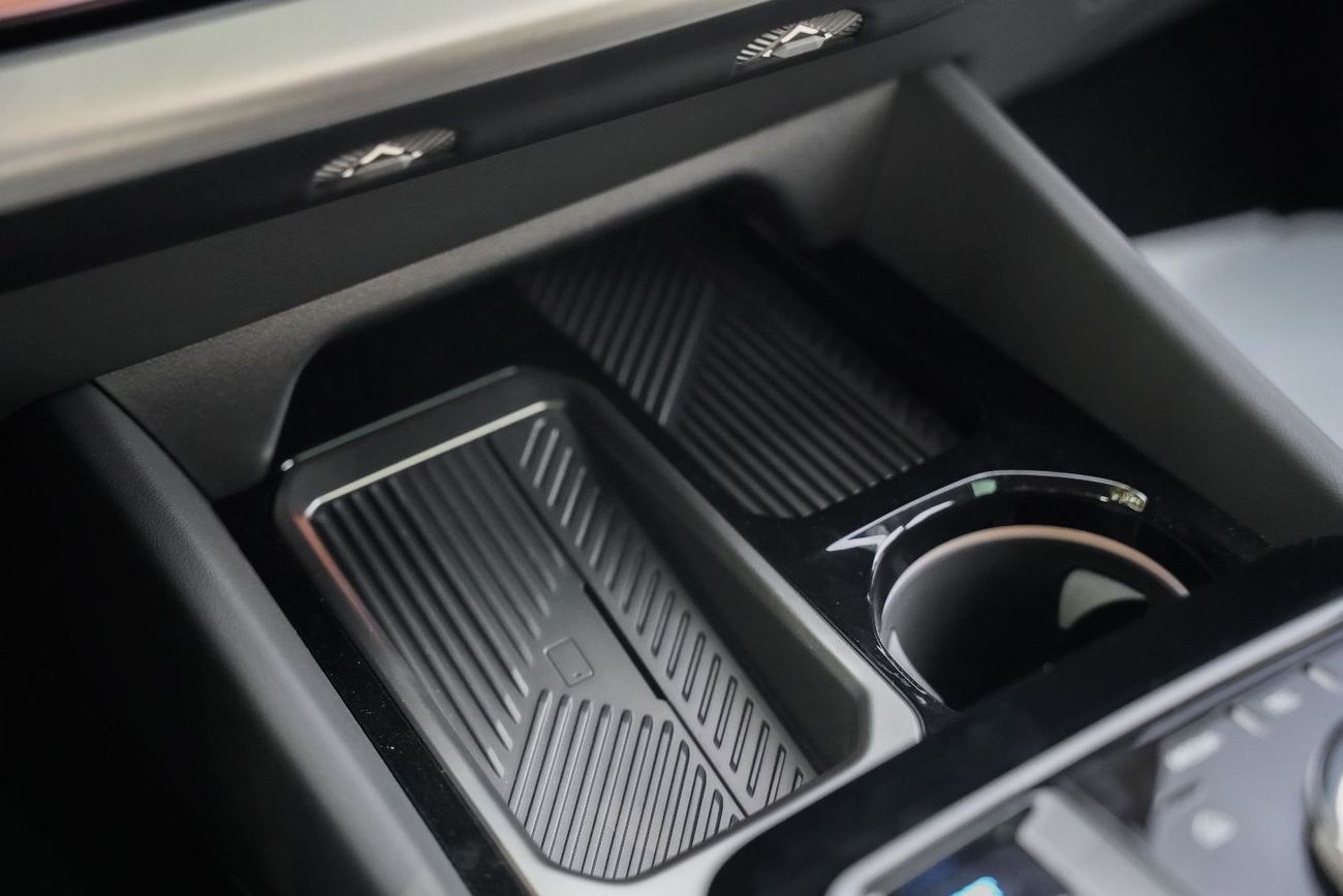 بي أم دبليو i5 2025 BMW i5 e-Drive 40L M-Sport package RWD 0km