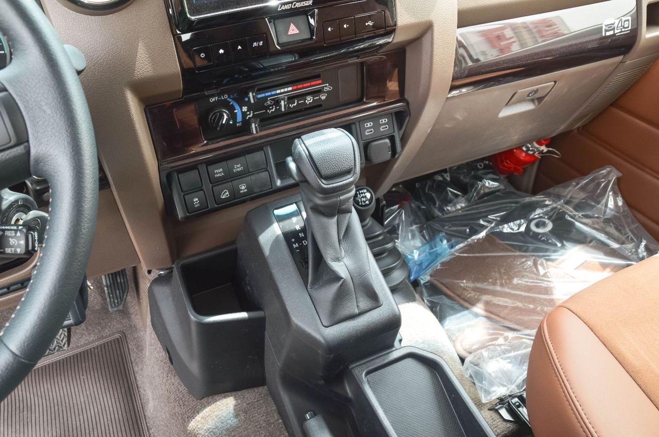 تويوتا لاند كروزر 70 TOYOTA LAND CRUISER 71 4.0L 4WD 3DOOR SUV 2025