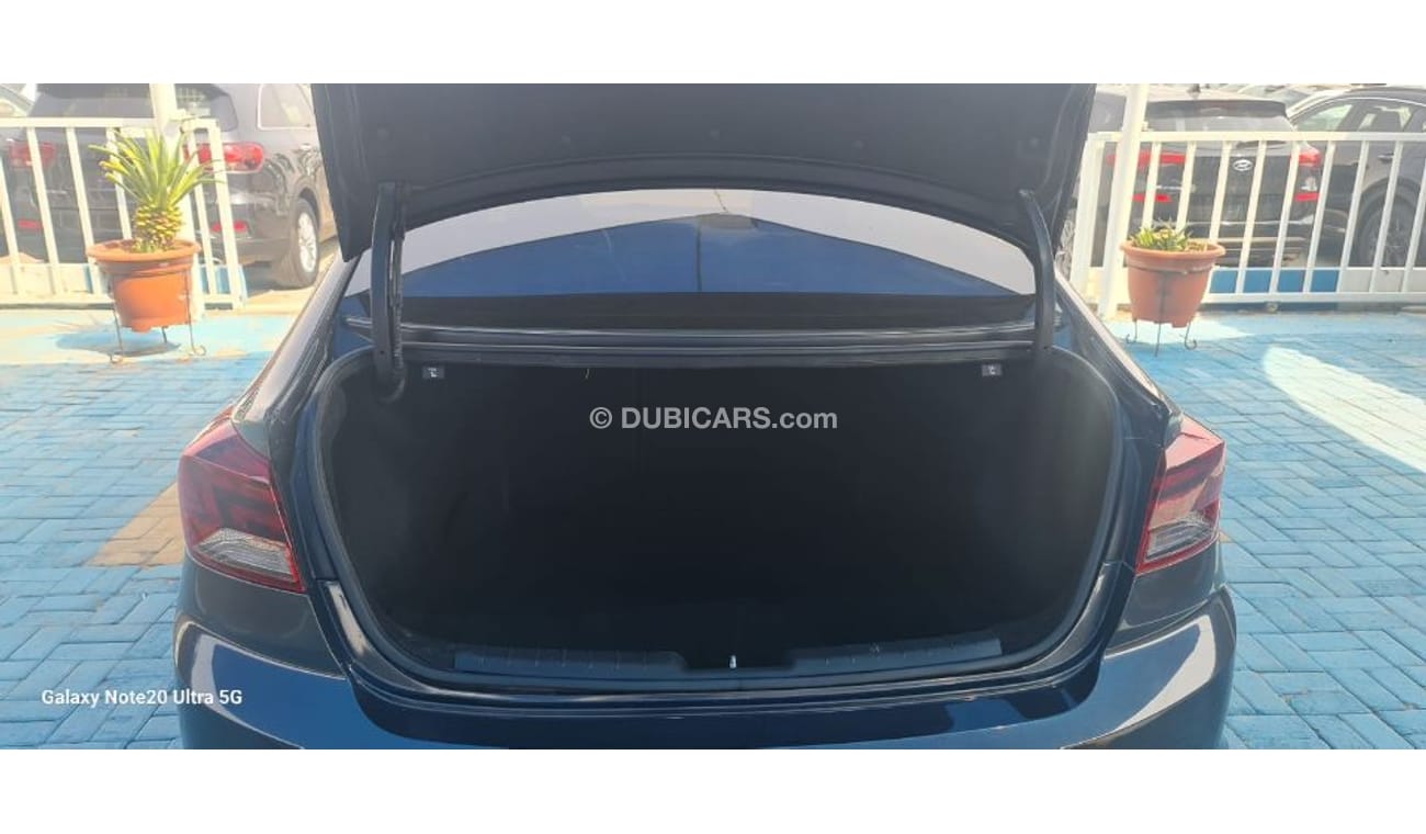 Hyundai Elantra Car is very good and clean