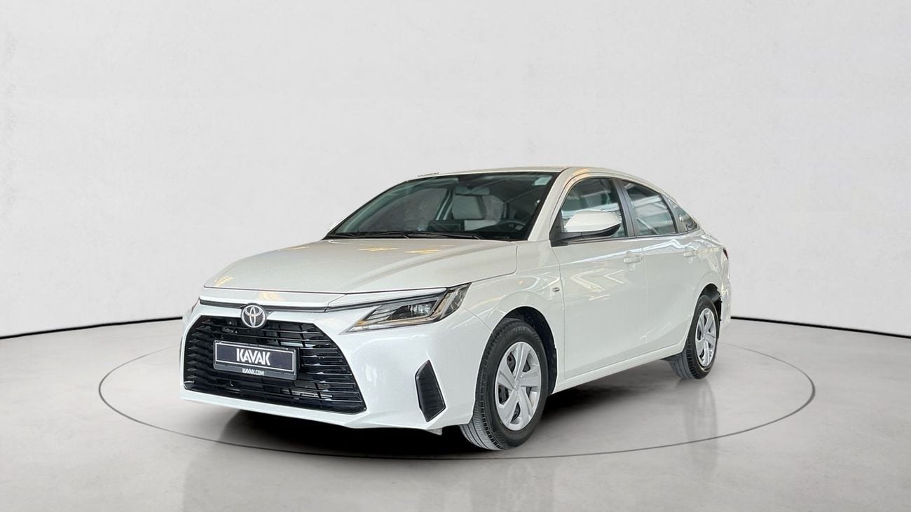 Toyota Yaris E — фото 1