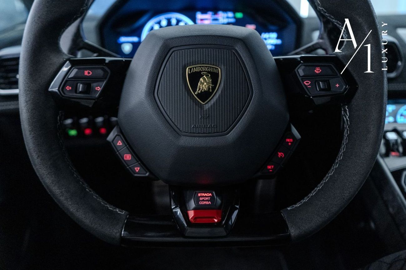 Lamborghini Huracan Performante 5.2L V10 (460 HP) 2018 Lamborghini Huracan, Warranty, Full Lamborghini Service History,