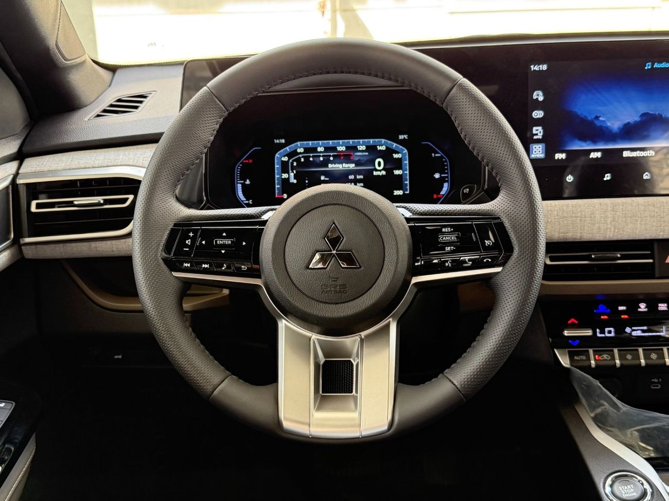 ميتسوبيشي Xforce MITSUBISHI XFORCE 1.5  PREMIUM **EXPORT ONLY**التصدير فقط خارج الخليج***