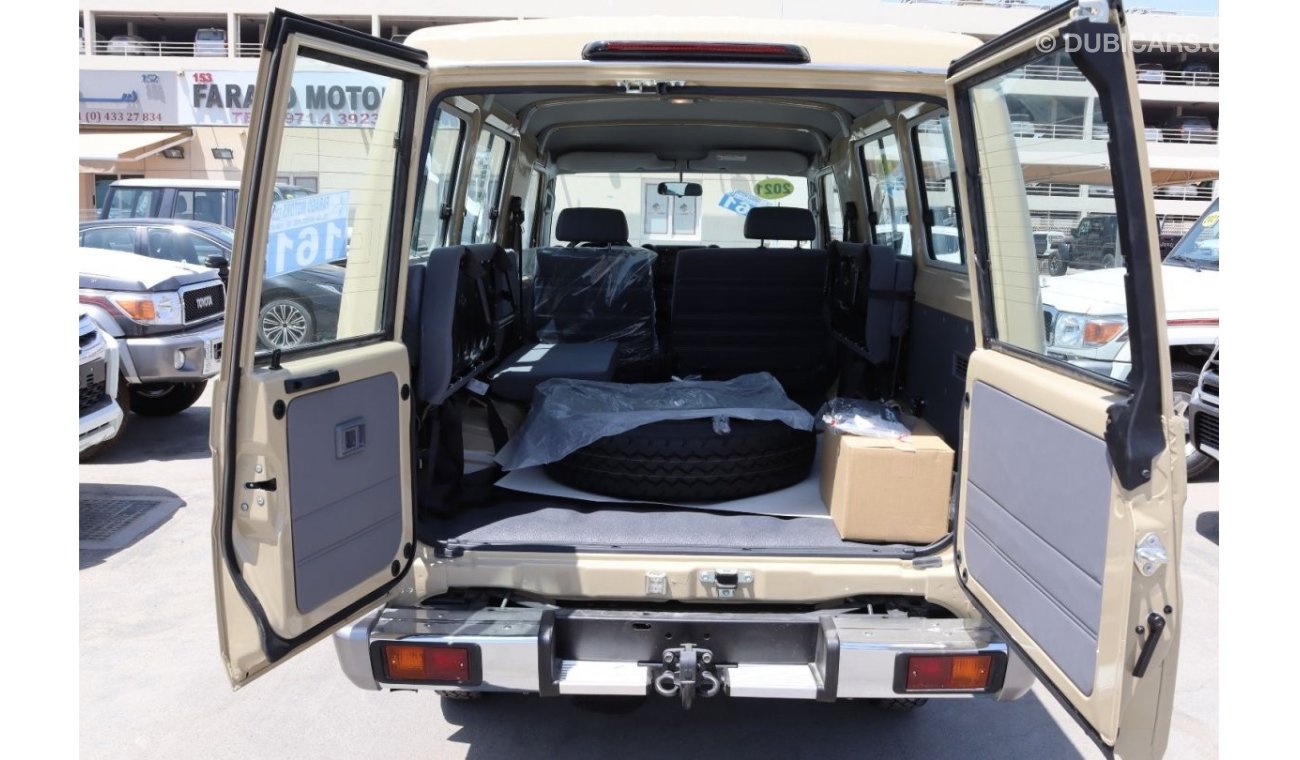 Toyota Land Cruiser Hard Top TOYOTA LAND CRUISER GRJ78 HARD TOP 4.0 V6