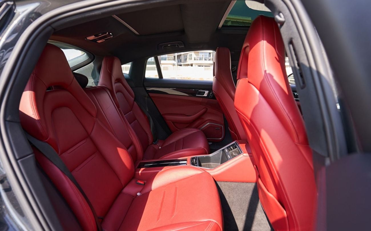 بورش باناميرا Porsche Panamera 2020