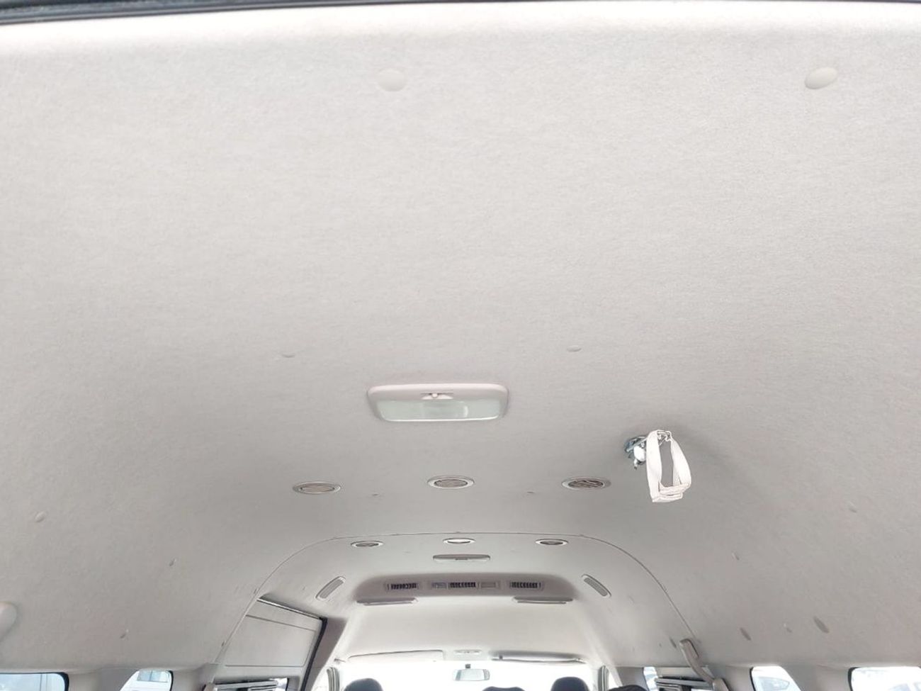 Toyota Hiace TOYOTA HIACE COMMUTER VAN RHD 2015 MODEL 2.7 L PETROL AUTOMATIC(PM07411)