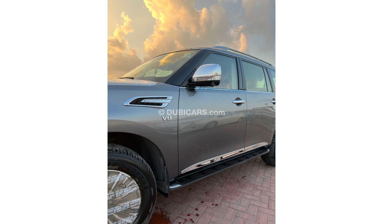 Nissan Patrol Nissan Patrol Platinum V8, 5.6 CC, Model 2023