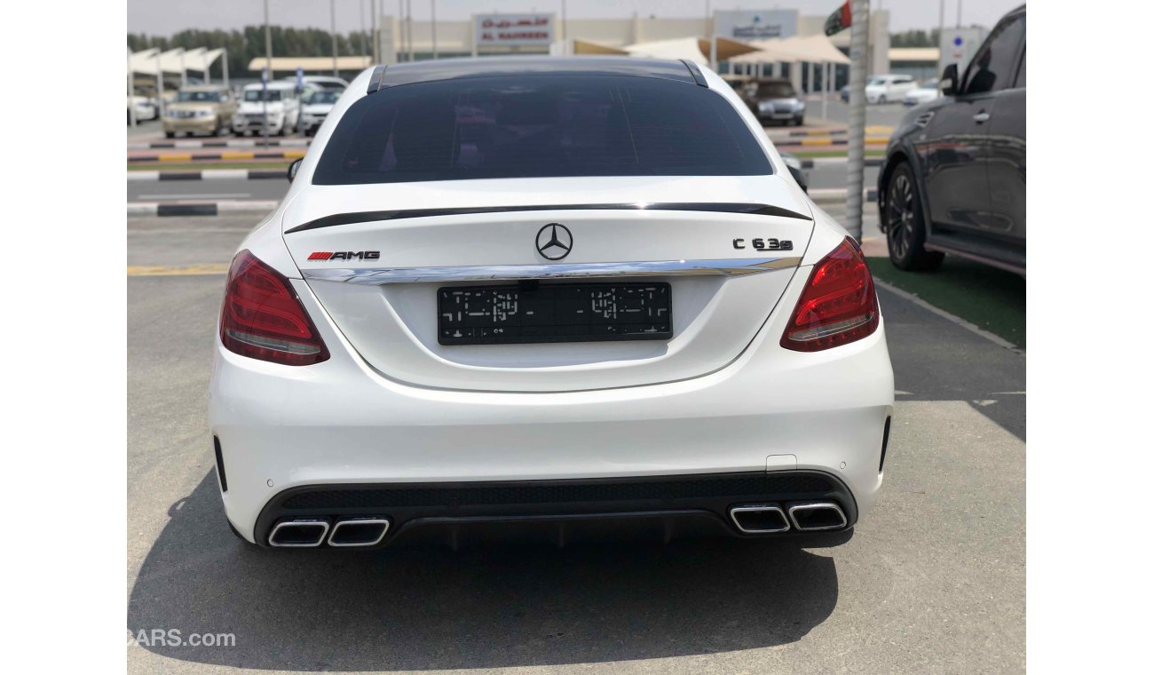 Mercedes-Benz C 63 AMG مالك واحد تشيكات وكالة بلكامل خليجي ضمان لغاية 2022