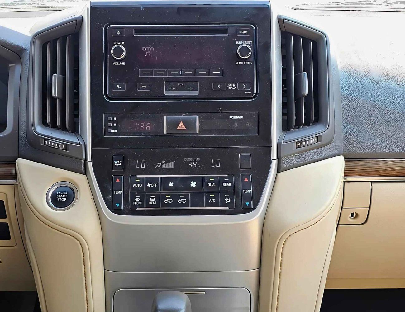 تويوتا لاند كروزر / GXR 4.5L / V8 / DIESEL /LOT#7663