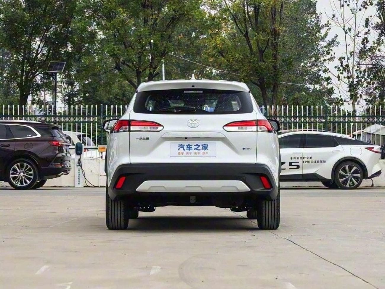 تويوتا كورولا كروس TOYOTA COROLLA CROSS ELITE EDITION - 2.0L - HYB - AT - 2026 MY