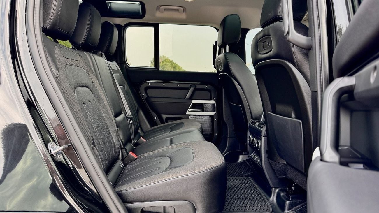 Land Rover Defender P400 110 SE 3.0L (5 Seater)