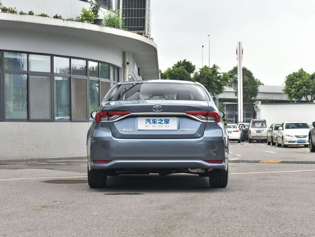 تويوتا كورولا Toyota Corolla Hybrid 1.8