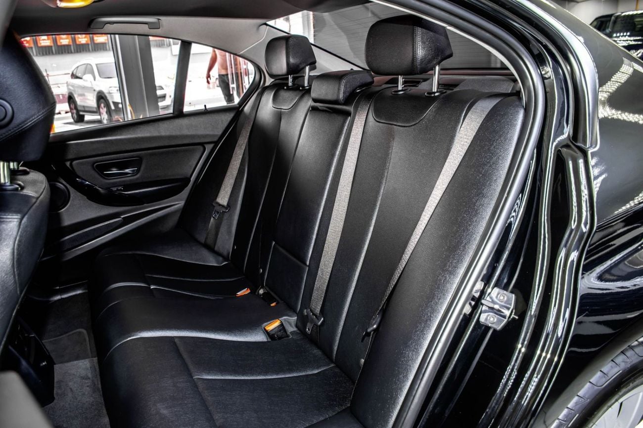 بي أم دبليو 318i EXCLUSIVE BMW 3 Series 318 2018 مواصفات خليجية