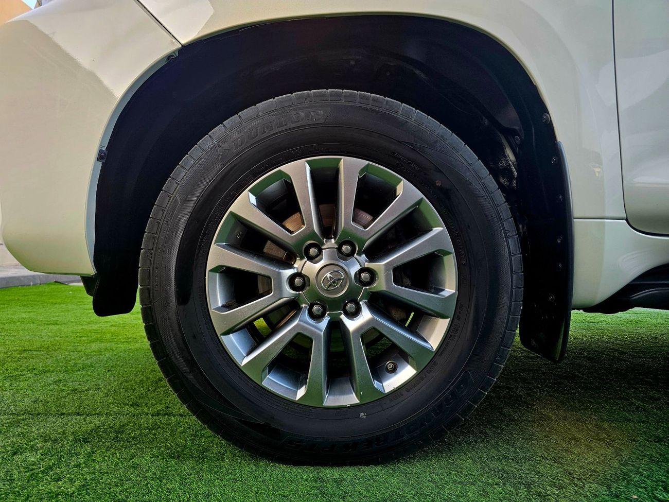 Toyota Prado GXR/ SUNROOF LEATHER/ V6 4.0L 4WD/ LOW MILEAGE