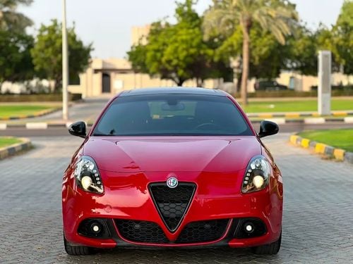 ألفا روميو جوليتا Stunning Mid Option | GCC Specs | Well Maintained